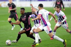 巴西前锋利马转会巴塞罗那传闻澄清，曼联锁定齐尔克泽续约